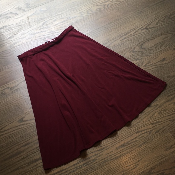 Deep red/Maroon midi skirt - Picture 2 of 4